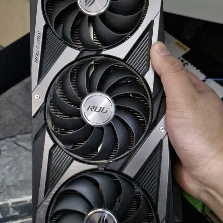 Продаю видеокарту ASUS 3080 ROG STRIX