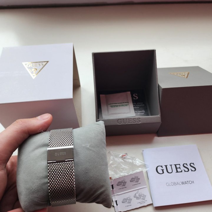 Мужские часы guess