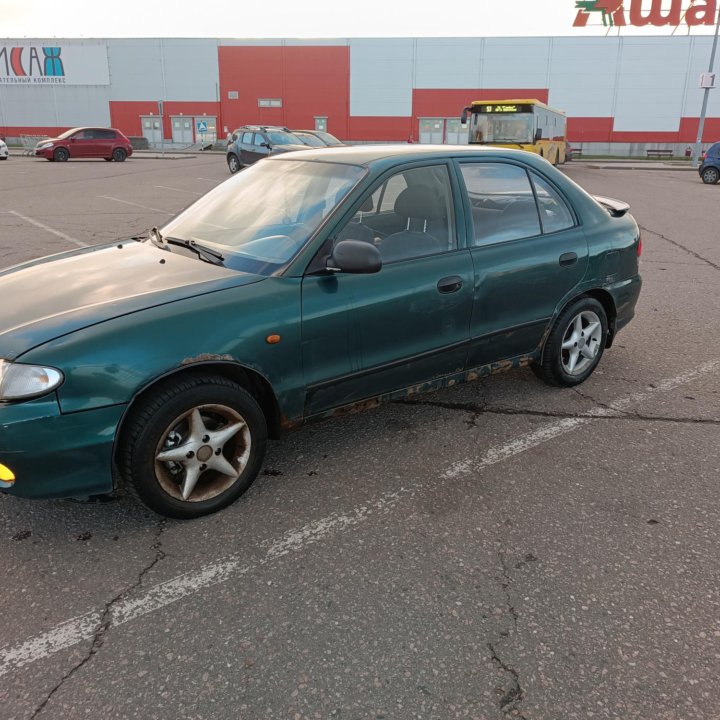 Hyundai Accent, 1998