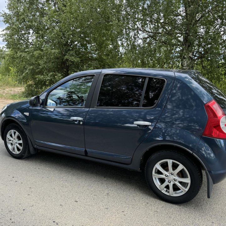 Renault Sandero, 2011