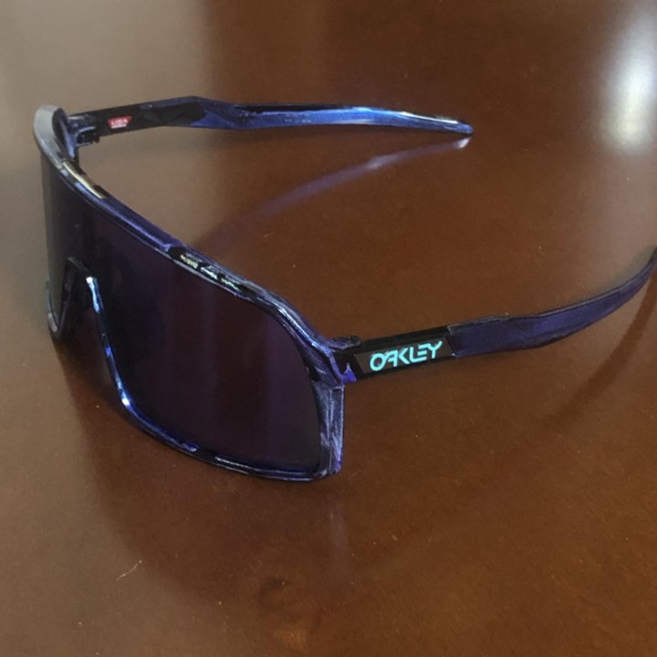 Очки Oakley Sutro