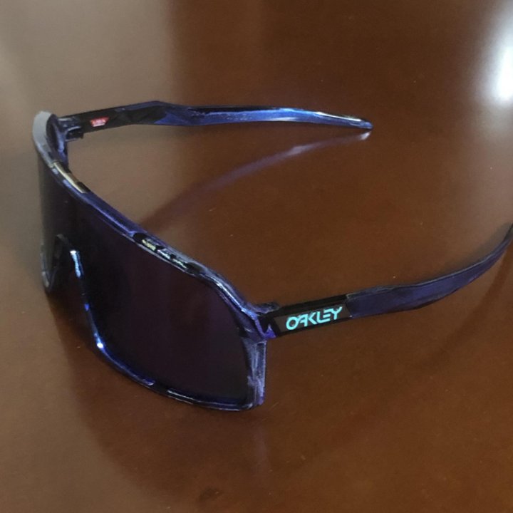 Очки Oakley Sutro