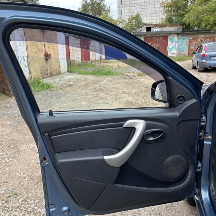 Renault Sandero, 2013