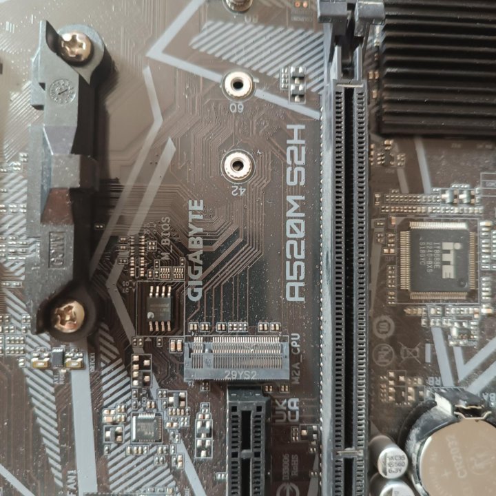 Gigabyte Socket-AM4 