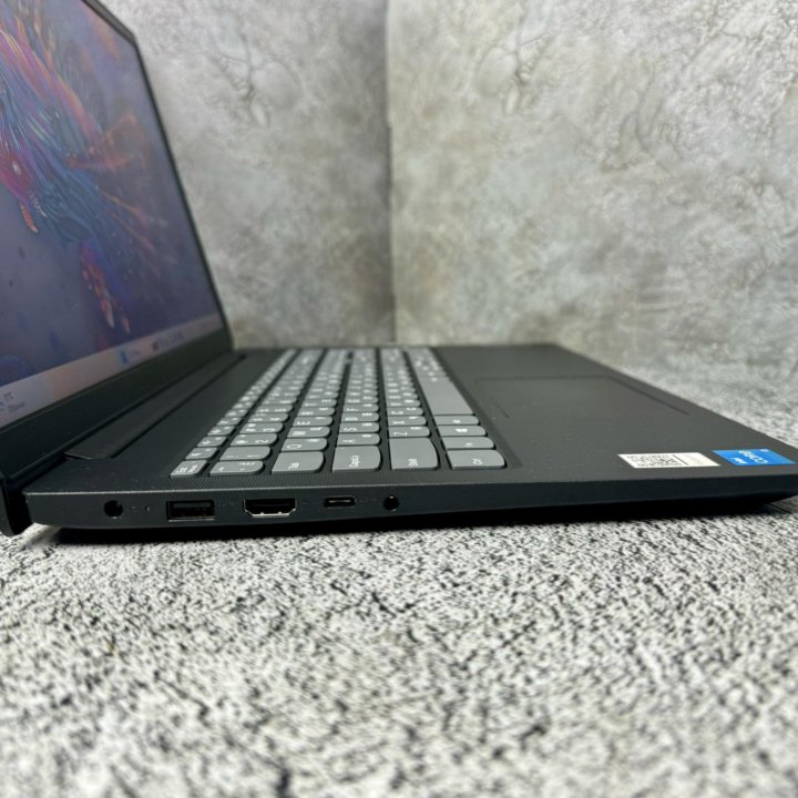 Ноутбук Lenovo на Core i3-1115G4/ 12 GB/ SSD NVME