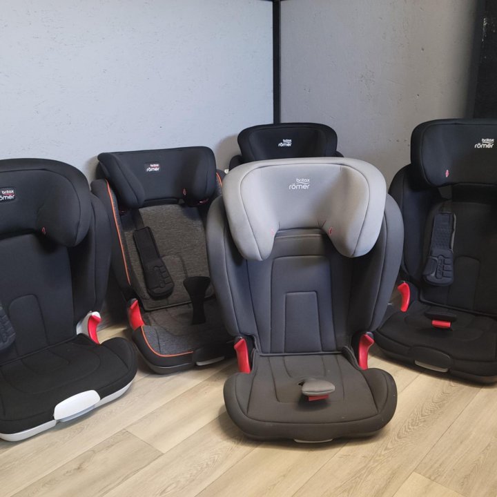 Детское автокресло Britax Roemer Kidfix2 S Cosmos