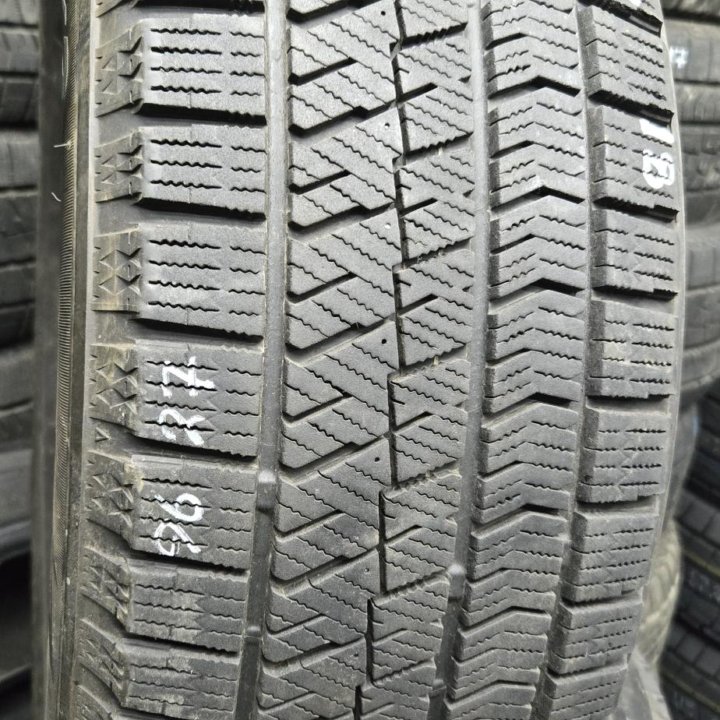 205/60/16 Bridgestone VRX2 (2018 год).