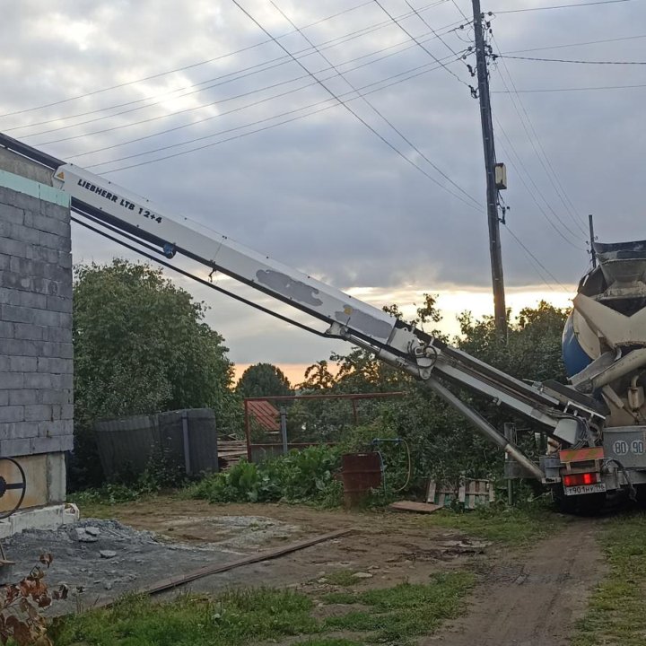 Доставка бетона миксером с транспортёрной лентой