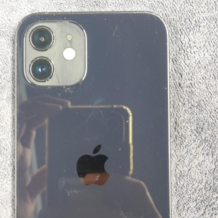 Продаю iPhone 12