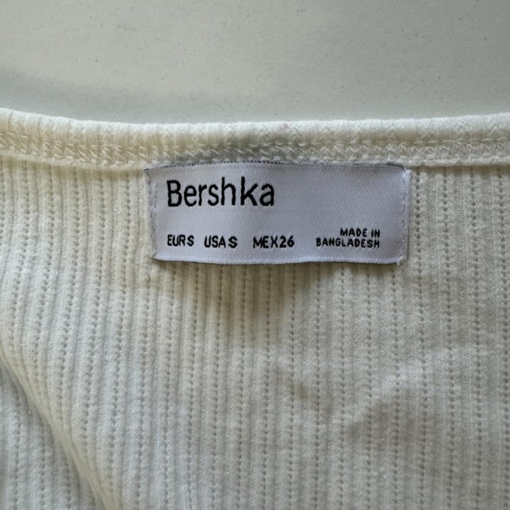 Кроп топ Bershka