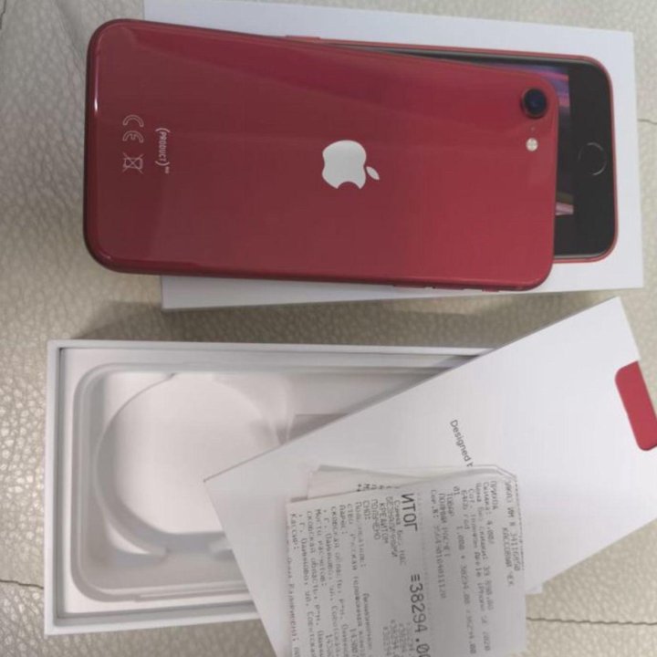 iPhone SE 64gb RED сост практически нового,с чеком