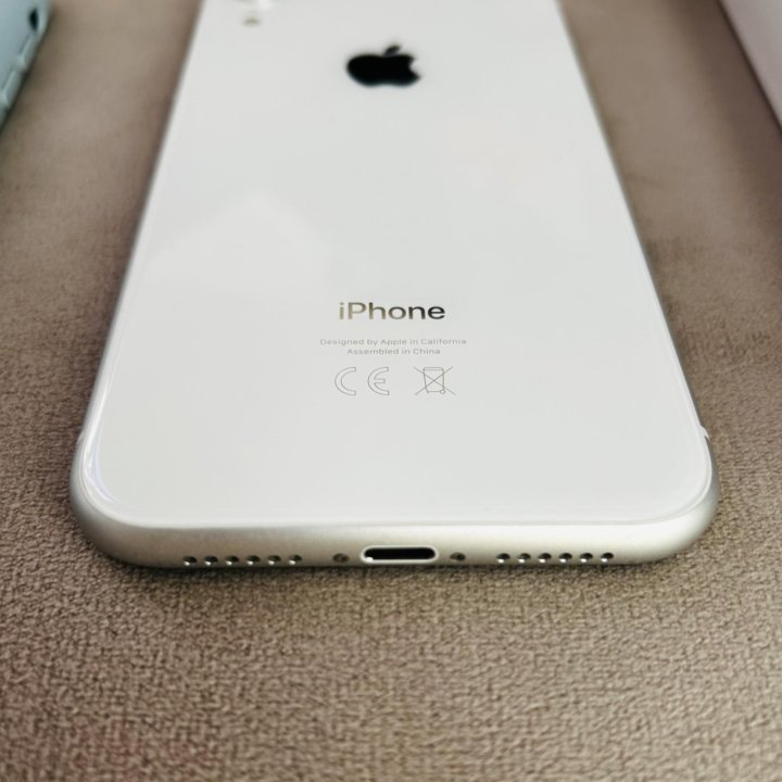 iPhone XR (64 Гб)