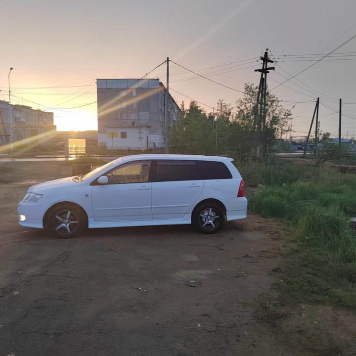 Toyota Corolla, 2004