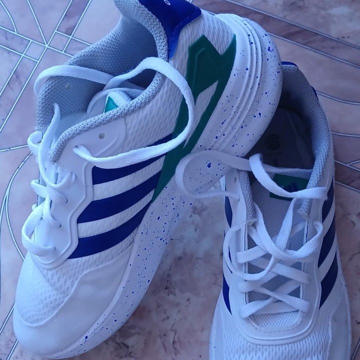 Кроссовки Adidas р 40