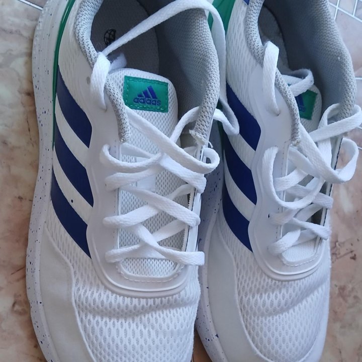 Кроссовки Adidas р 40