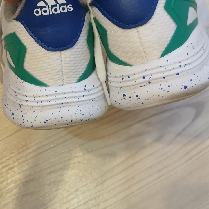 Кроссовки Adidas р 40