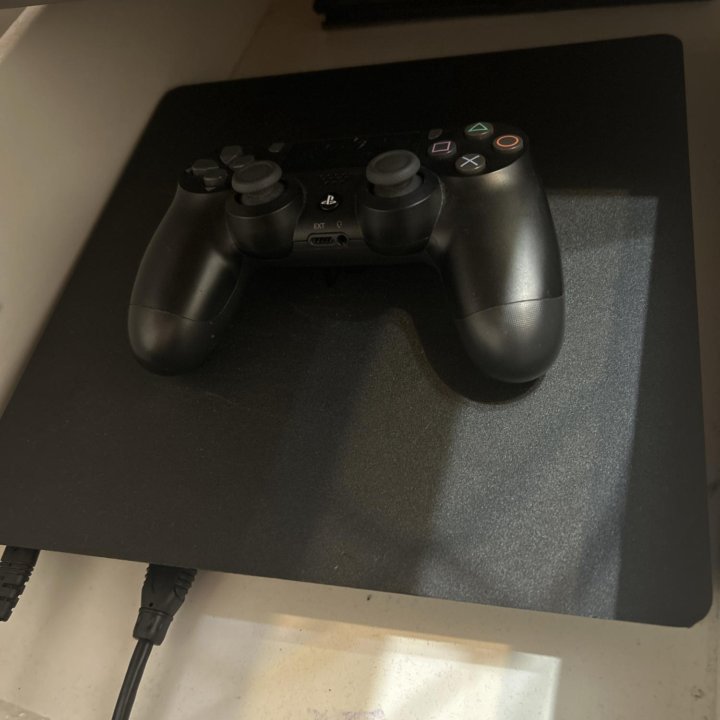 PS 4 Slim ТОРГ ЗАРЯДКА ДЛЯ ДЖОЙСТИКОВ В ПОДАРОК