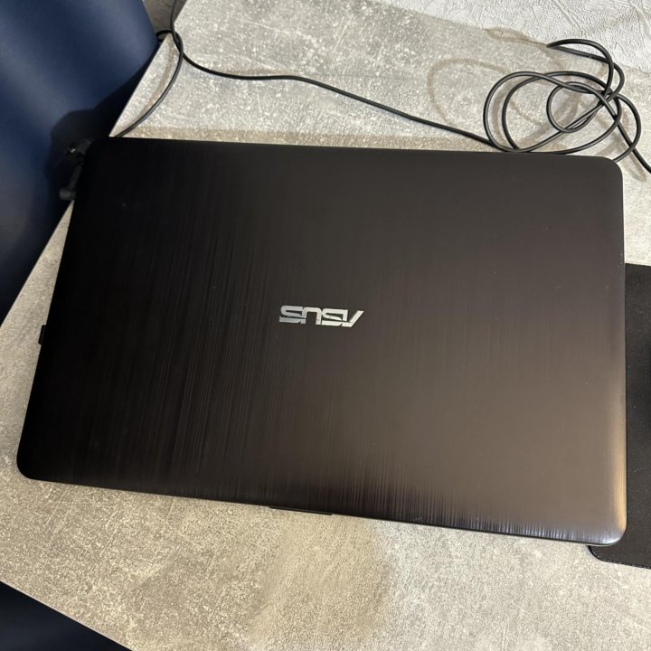 Ноутбук ASUS