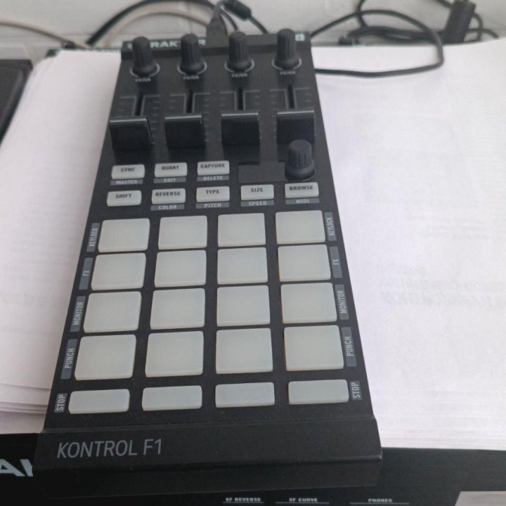 Traktor kontrol f1 for DJ