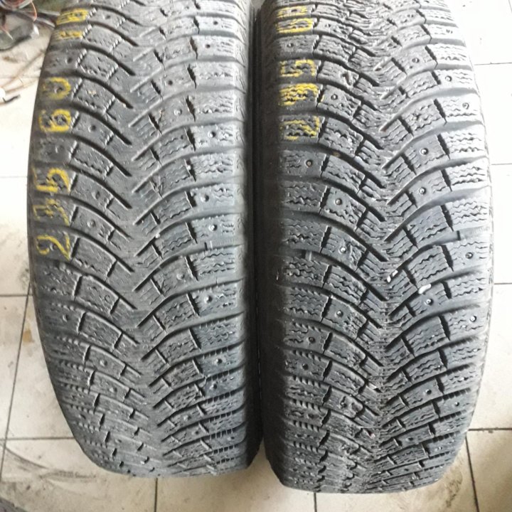 Две шины Michelin 235 60 R18