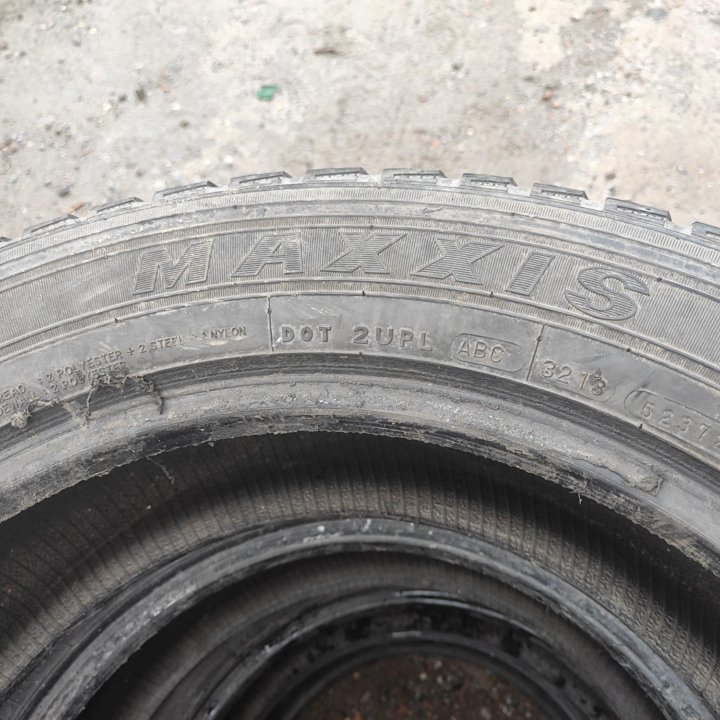 235/60 R18