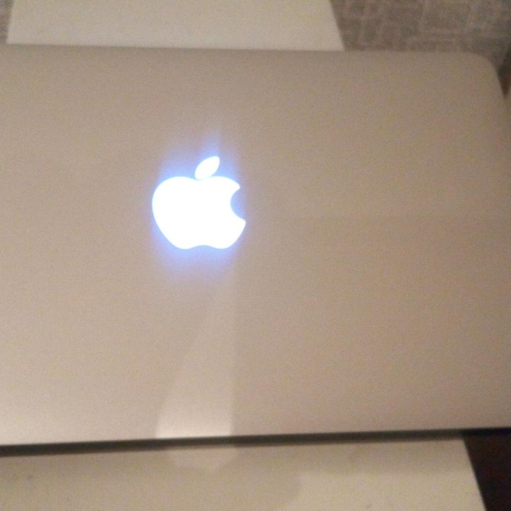 Ноутбук Macbook Air 11,6; 2014 года; 4Гб/128Гб