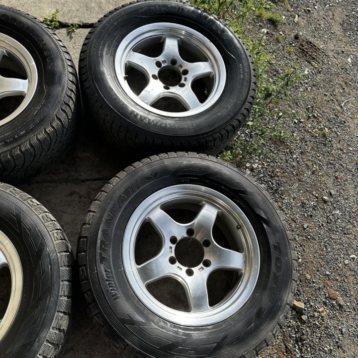 Колеса 265/65R17 Toyo