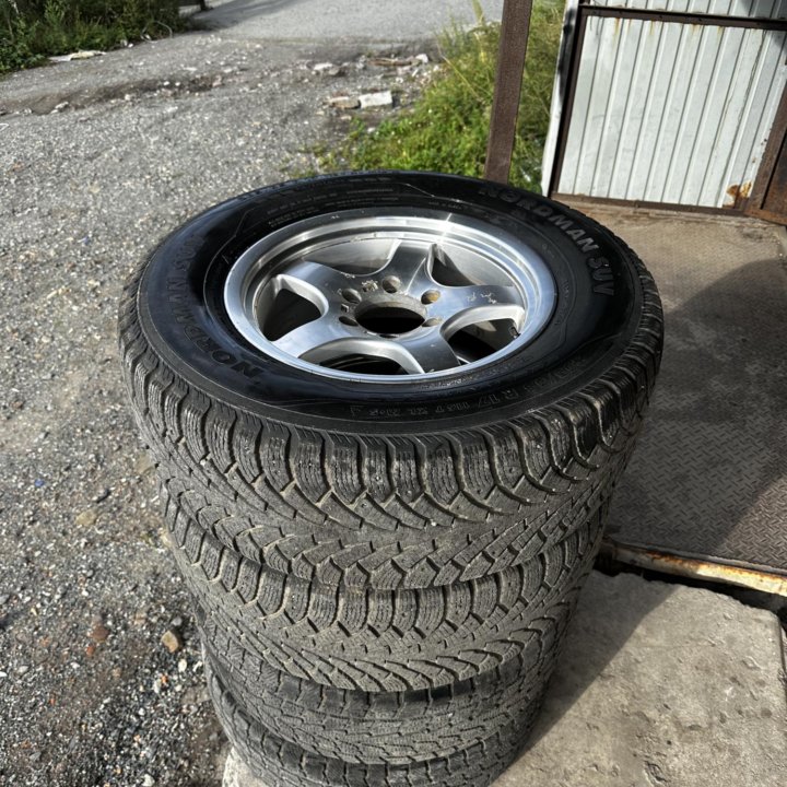 Колеса 265/65R17 Toyo