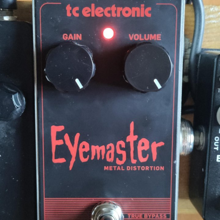 Педаль дисторшн TC Electronic Eyemaster