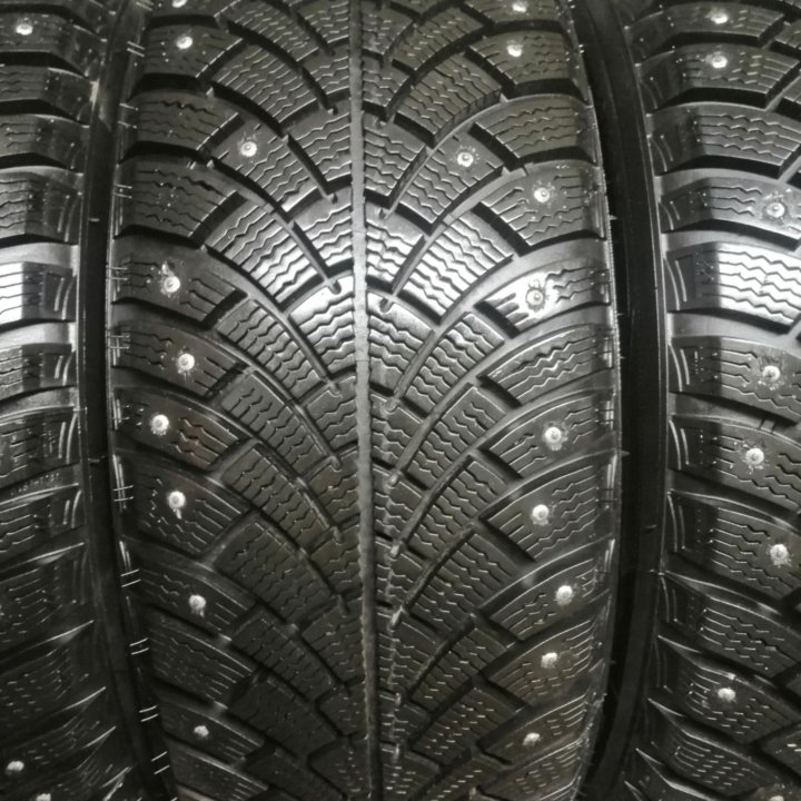 BFGoodrich G-Force Stud 215.55.17