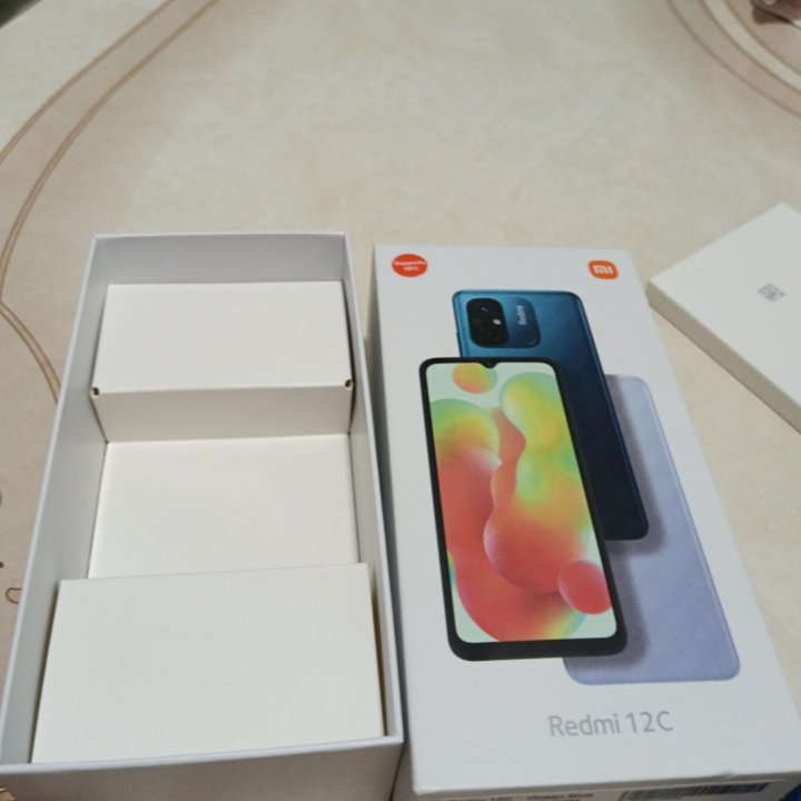 Redmi 12C в идеальном состоянии торг уместен