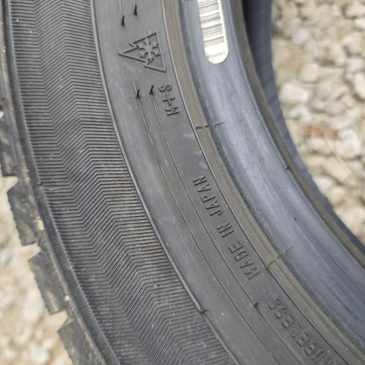 Зимние шины 175/65 R14 Dunlop Japan