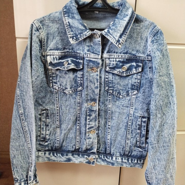 Куртка джинсовая