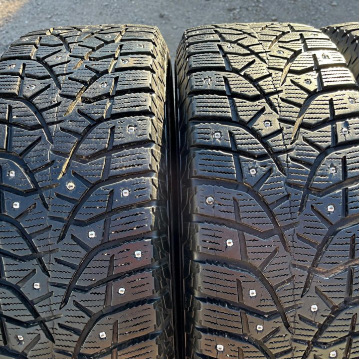 Зима Bridgestone Blizzak Spike-02 SUV 215/65 R16