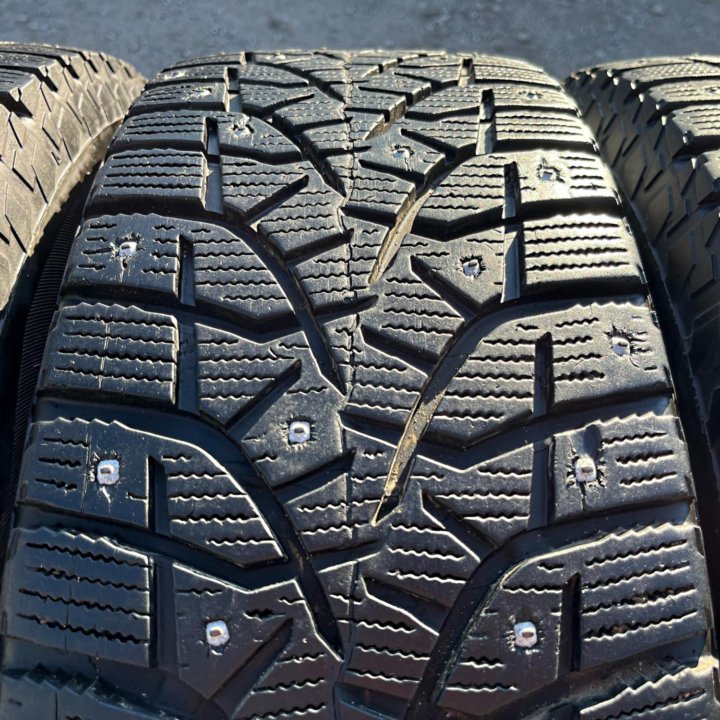 Зима Bridgestone Blizzak Spike-02 SUV 215/65 R16