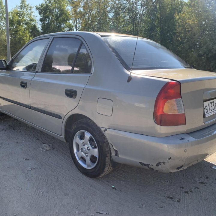 Hyundai Accent, 2010