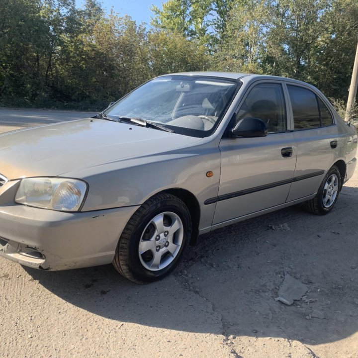 Hyundai Accent, 2010