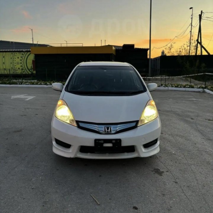 Honda Fit Shuttle, 2011