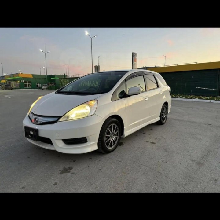 Honda Fit Shuttle, 2011