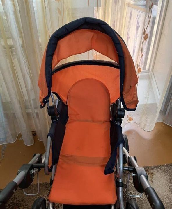 Коляска для кукол