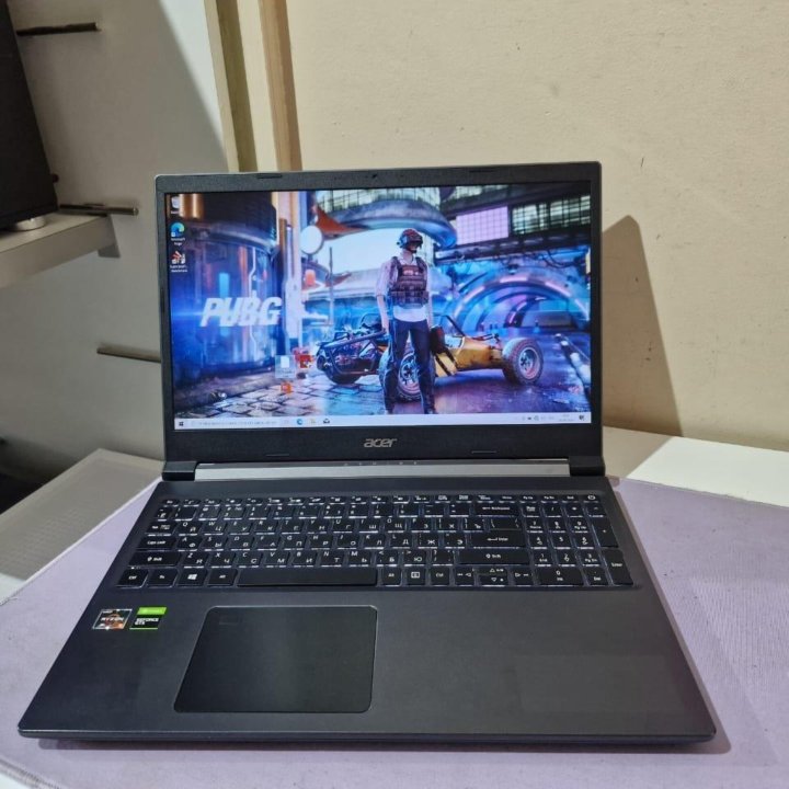 Acer aspire R5-3550H 16gb GTX 1650ti 4gb