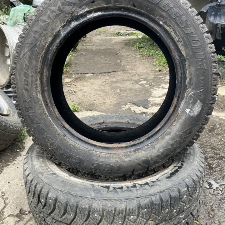 Шины зима 175/65/14 Bridgestone Ice Cruiser 7000