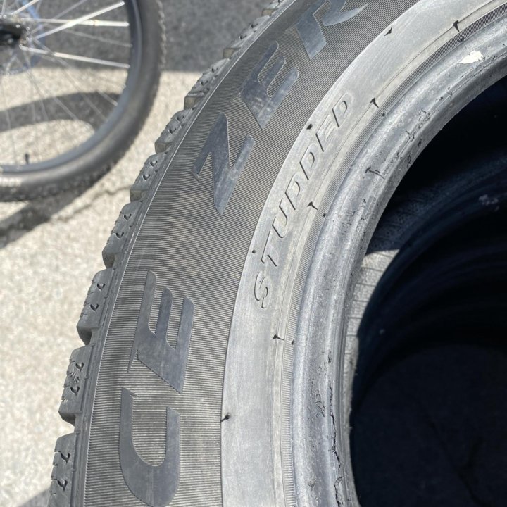 215/60/17 Pirelli зима шипы