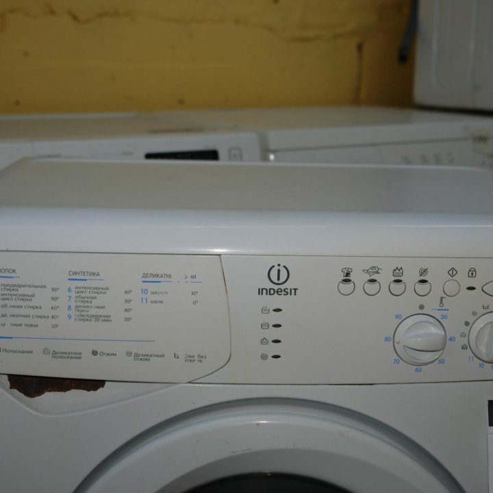 Стиpальнaя машинa Indesit WISL 102