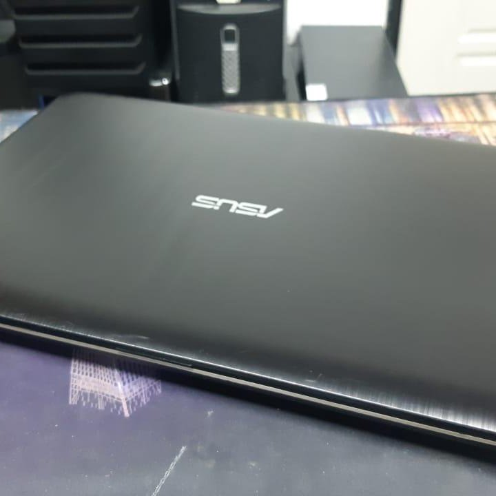 Asus A4-9125 8gb SSD 256gb 15.6