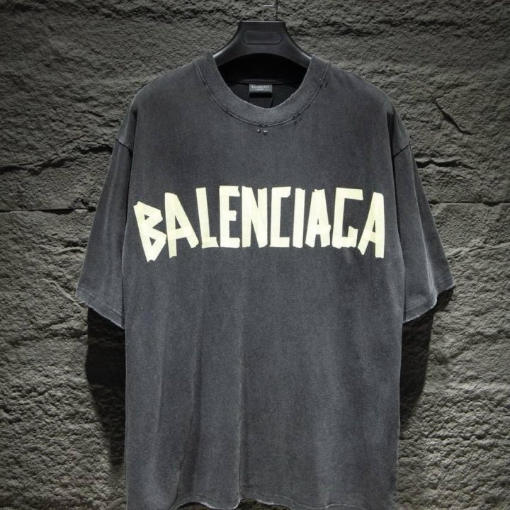 Футболка BALENCIAGA