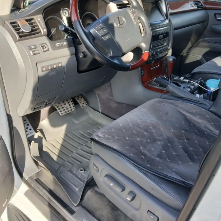 Lexus LX, 2009