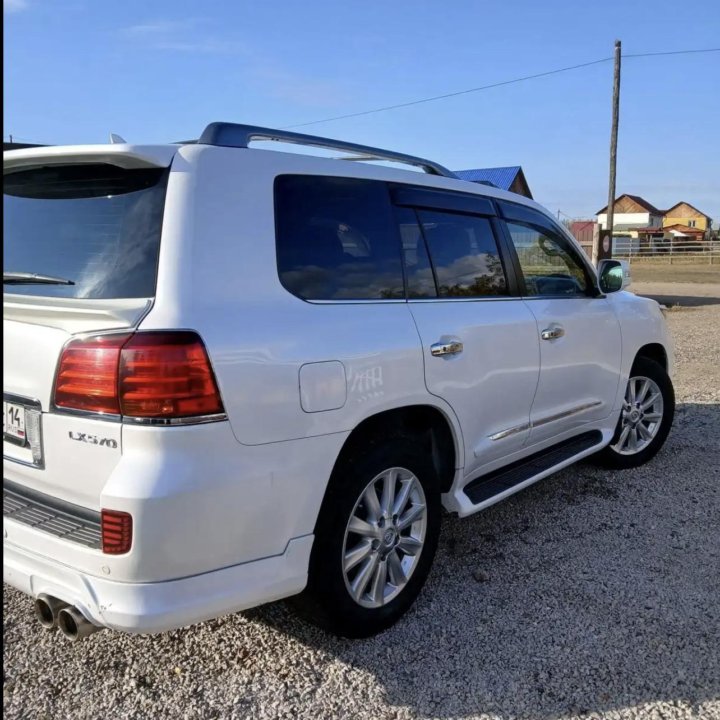 Lexus LX, 2009