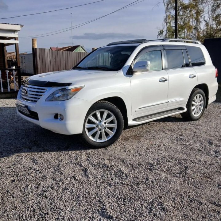 Lexus LX, 2009