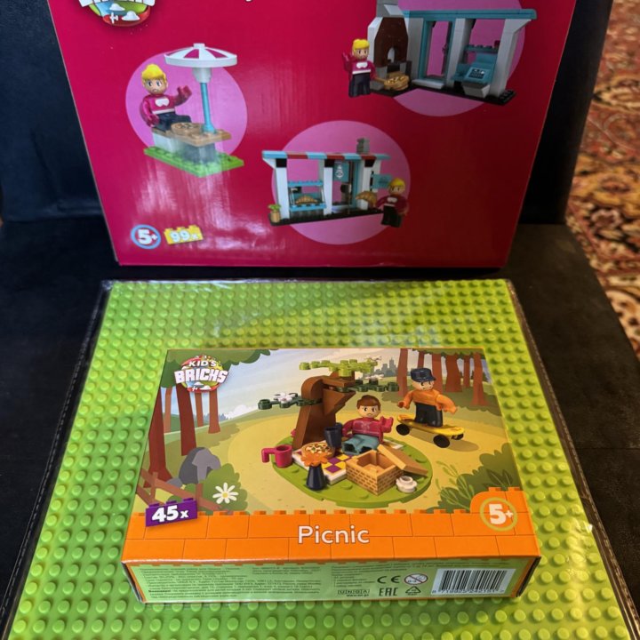 Новый набор конструкторов Kids bricks + пластина